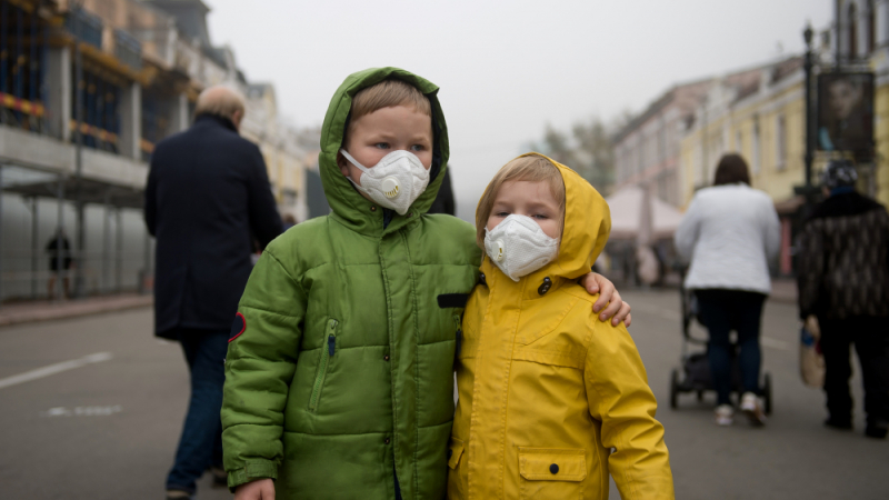 Български град въведе задължителни маски на открито