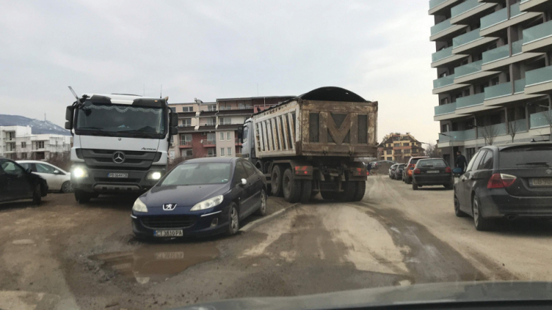 Гражданите на „Лозенец“ взеха нещата в свои ръце – кметът Константин Павлов за пореден път се оказа неспособен да реши проблемите им