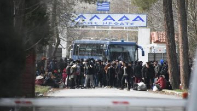 Мигрантите в Турция дебнат като чакали, за да преминат границата с Гърция ВИДЕО
