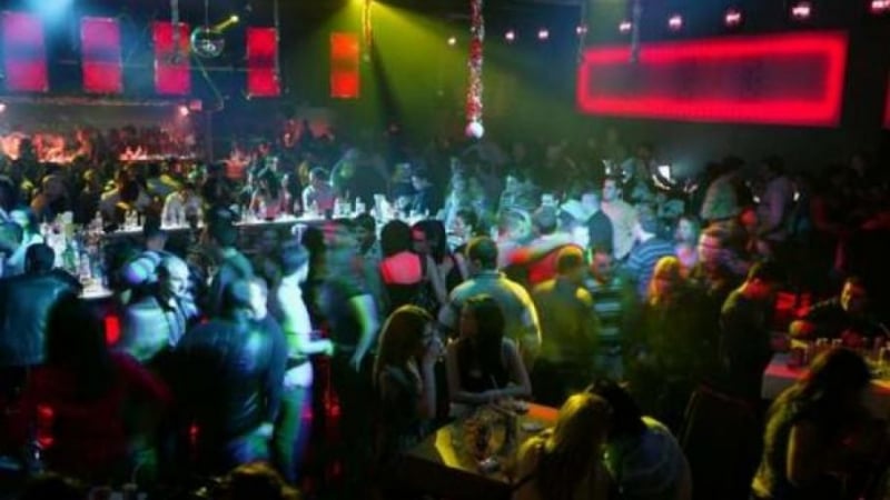 Почерпени надзиратели спретнаха невиждан въргал в бургаска дискотека