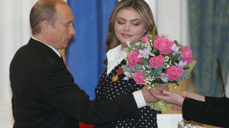 Путин с уникален подарък за любимата, но тя го шокира