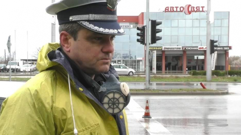  БЛИЦ TV: Вижте какво се случва на КПП-тата на блокирания заради коронавируса Пловдив