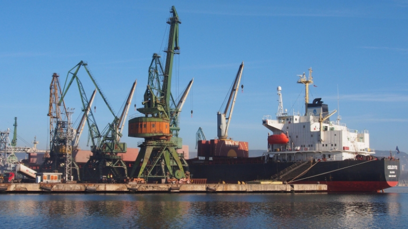 Забраниха на екипажите да напускат корабите си на пристанище "Варна"