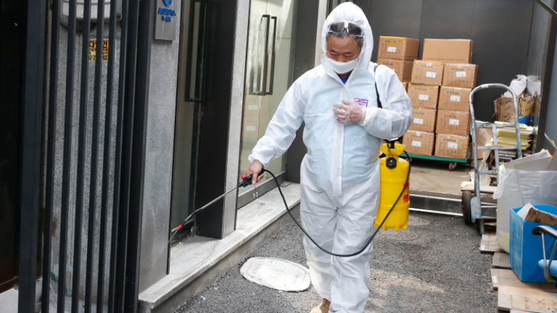 Нови 100 заразени с коронавируса в Южна Корея за 24 часа