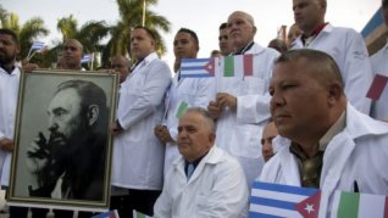 Как го направиха: „Армията от бели престилки“ на Фидел Кастро помага в над 60 държави по света 