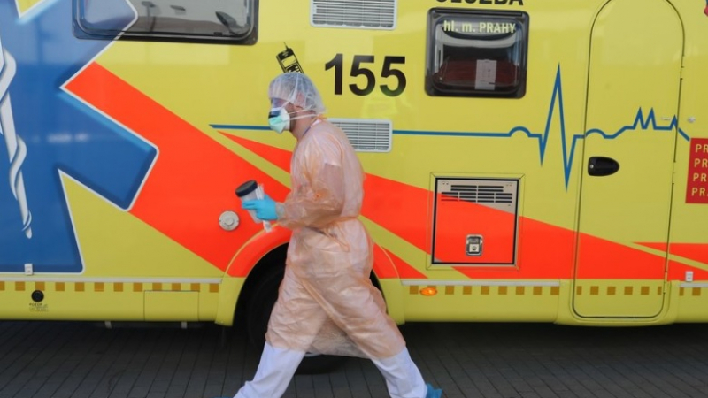 Паника в Прага: Цяло отделение в болница се зарази с коронавирус 