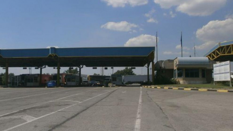 Отварят буферен паркинг за камиони край "Дунав мост" при Русе