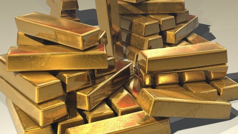 Златото леко поевтиня след ръст от 9 % за последната седмица