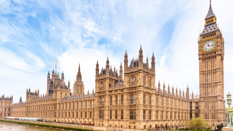 Докъде води тайният коридор под британския парламент СНИМКИ