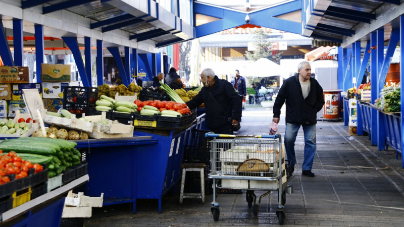 Нова гадна измама по пазарите с любима храна на милиони българи