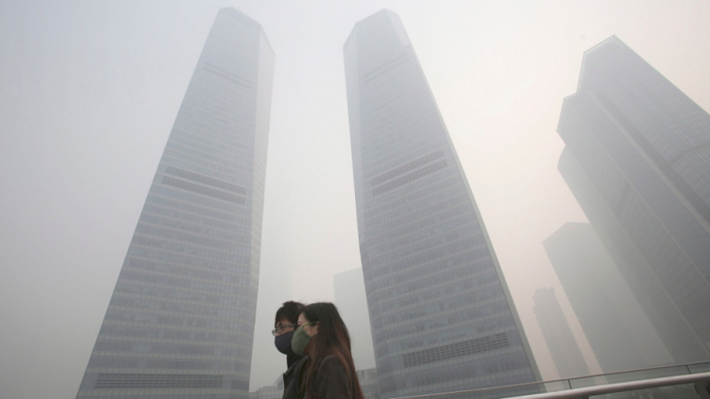 МВФ: Китай се съживява, пак бълва въглероден диоксид