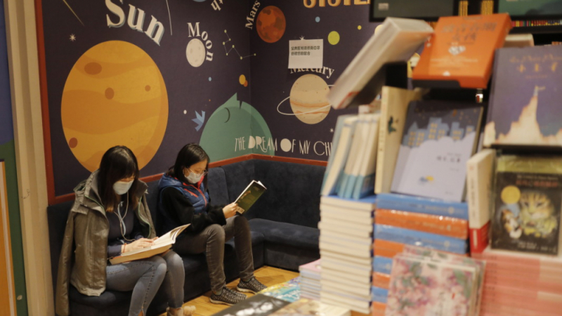 "Чумата" на Камю с тираж над милион в Япония, продават по 1 книга на клиент