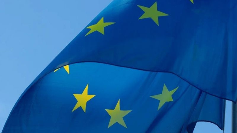 Еврокомисията препоръча пътуванията до ЕС да се отложат поне до...