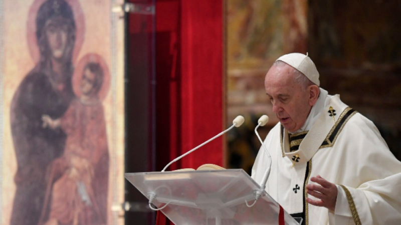 Папа Франциск отслужи великденско богослужение при закрити врата