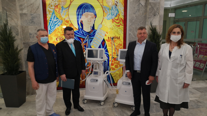 Ново дарение: Пеевски осигури респиратори от последно поколение за УМБАЛ „Света Марина“ във Варна ВИДЕО