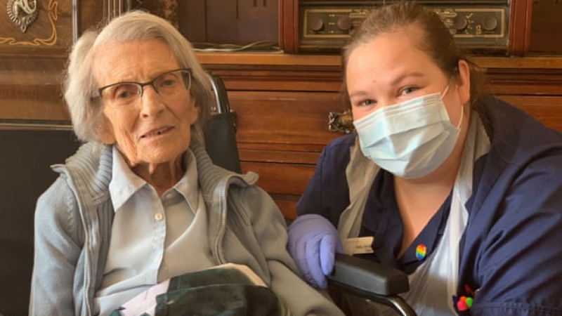 106-годишна се излекува от коронавирус ВИДЕО