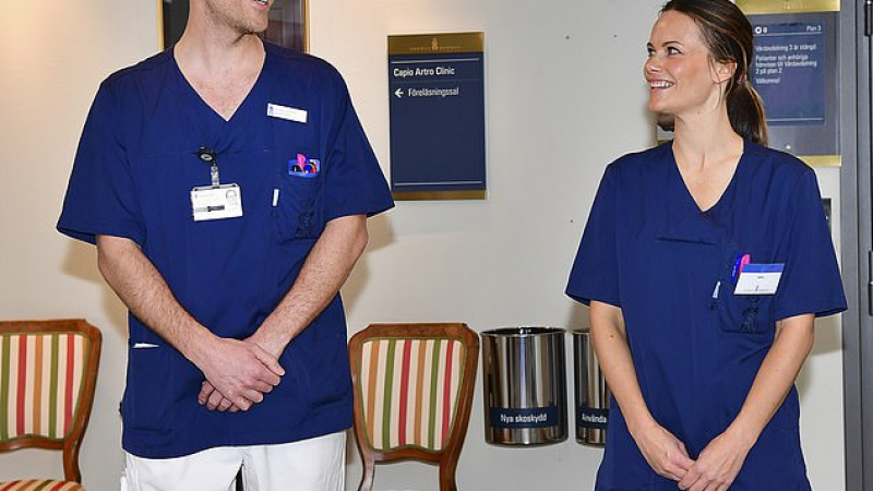 Шведската принцеса София започна работа в болница СНИМКИ 