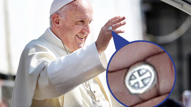 След смъртта на папата пръстенът му  се унищожава, за да няма фалшификати 