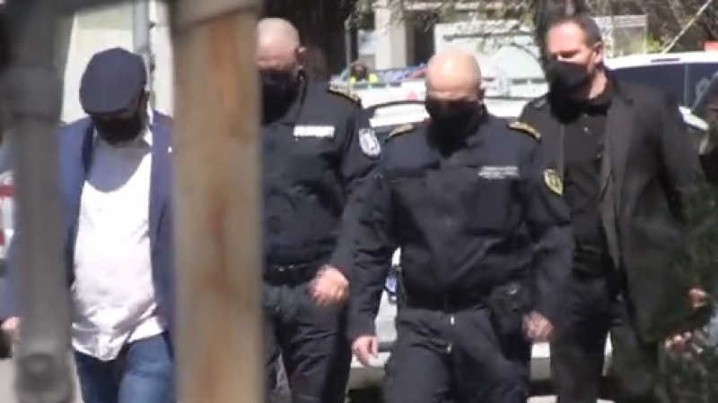 Само в БЛИЦ TV: Ексклузивни кадри от задържането на биячите на Слави Ангелов
