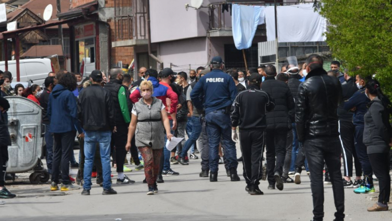 Циганите пак плъзват из София! Свалят блокадата на "Филиповци" и "Факултета"