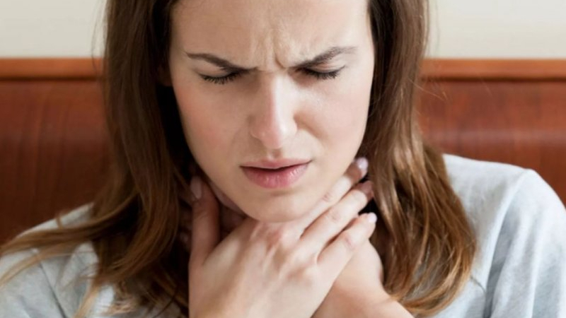 Симптоми на рак на гърлото, които лесно се бъркат с COVID-19