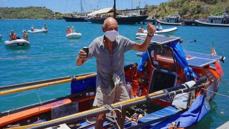 72-годишен стана най-възрастният, прекосил Атлантическия океан с гребна лодка