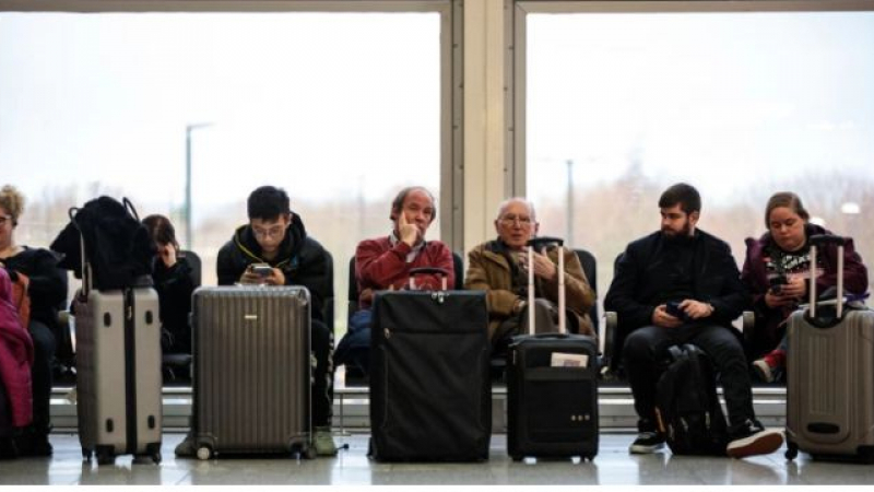 Добри новини за българите, блокирани на летището в Париж