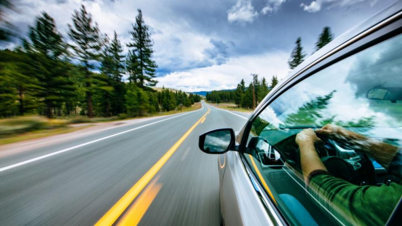 Смайващ рекорд: Спипаха бандит да шофира с 308 км/ч СНИМКИ