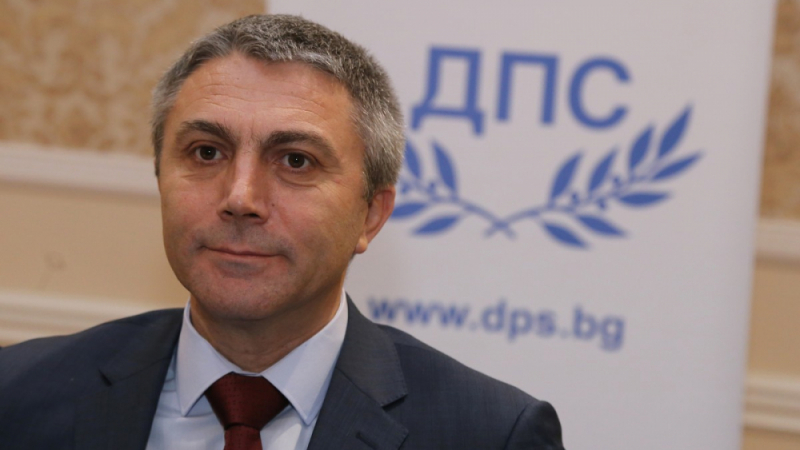 Мустафа Карадайъ, председател на ДПС: Маските падат и става зле за маскираните…