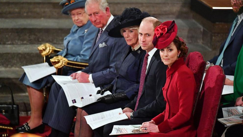Трогателно ВИДЕО на кралското семейство просълзи британците