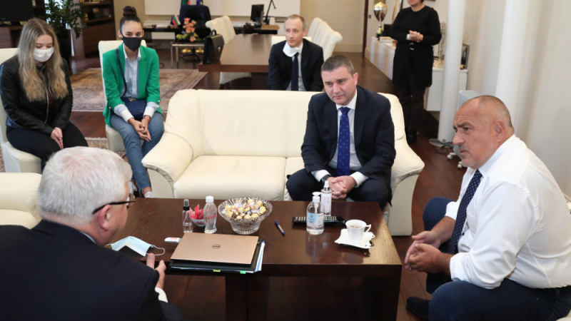 Борисов, Ананиев и ген. Мутафчийски със спешно решение след падането на извънредното положение