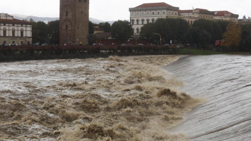 Наводнение причини големи бели в Милано