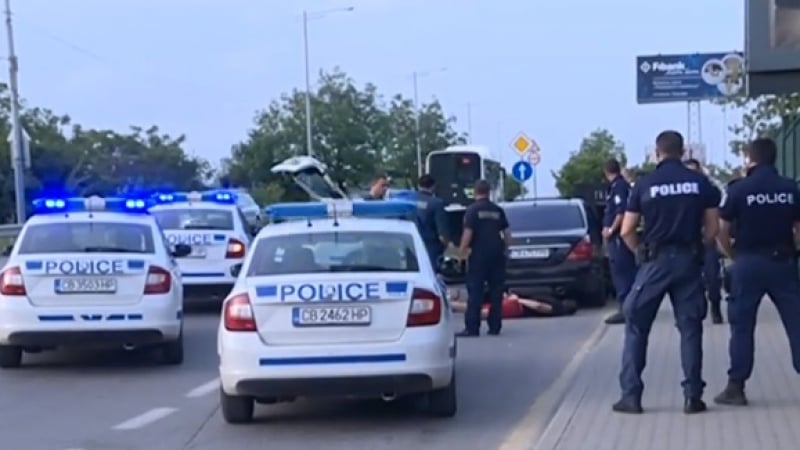 Полицейско преследване със стрелба и арести в София