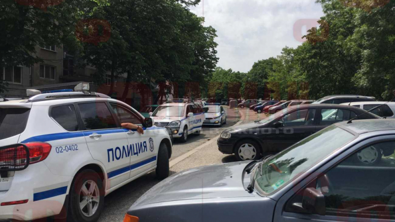 Полицаи блокираха блок в бургаския квартал "Меден рудник"