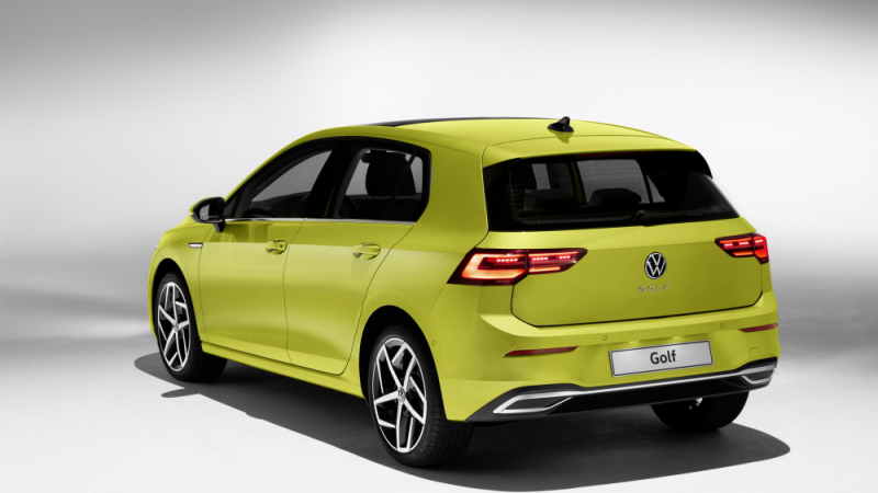 Volkswagen разгневи мрежата с рекламата на новия Golf ВИДЕО
