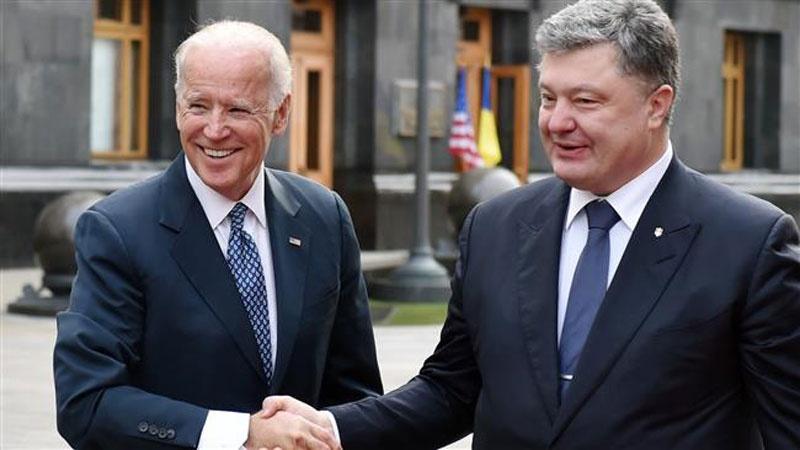 Демократи от Държавният департамент на САЩ натискат Киев да „замете“ скандала с Порошенко и Байдън