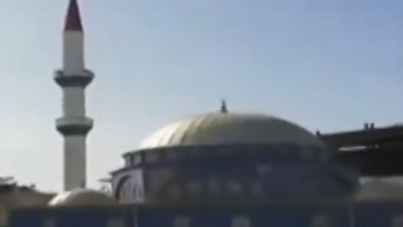 Мюсюлмани беснеят след проехтялата от джамии "Бела Чао": Това е гнусна атака! ВИДЕО