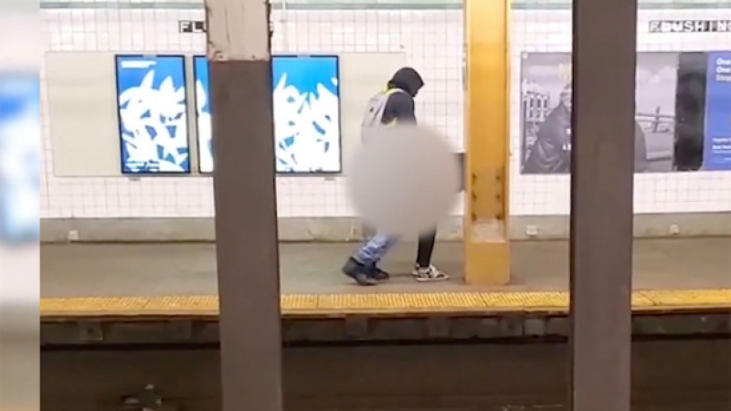 Скандално: Двойка прави секс в пустото метро в Бруклин СНИМКИ 18+