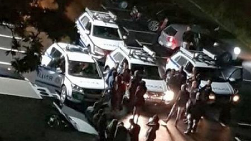 Погром и масов бой: Полиция разтури абитуриентски купон в "Старият капитан" в Бургас! СНИМКИ