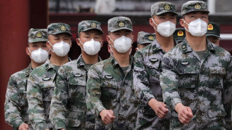 Насред пандемията от К-19 Китай стяга армията по нареждане на Си Дзинпин