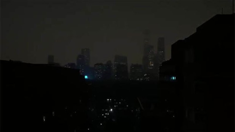 Мрак падна в Пекин посред бял ден. В интернет се появи шокиращо ВИДЕО