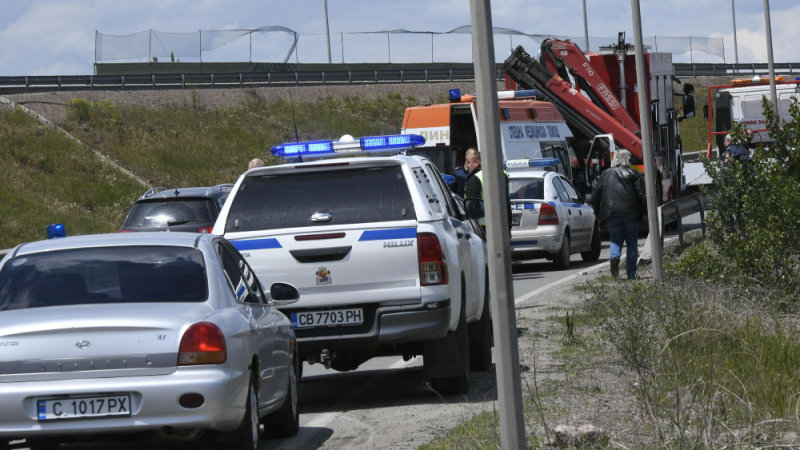 Сигнал до БЛИЦ: Много полиция и НСО се изсипаха на тежка катастрофа в София СНИМКИ