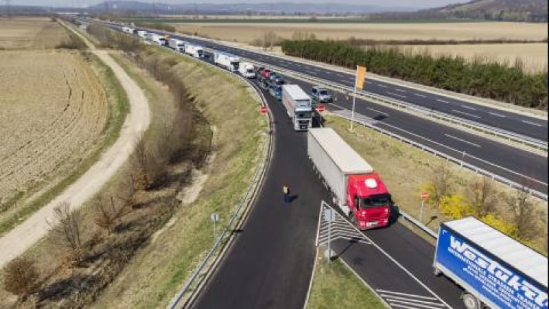 Словения отваря границите за България