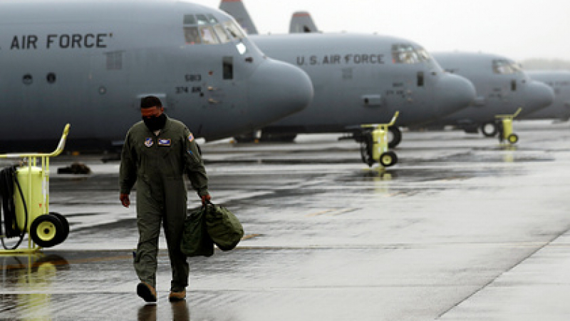 Американски военен самолет се е разбил в сграда в Ирак ВИДЕО