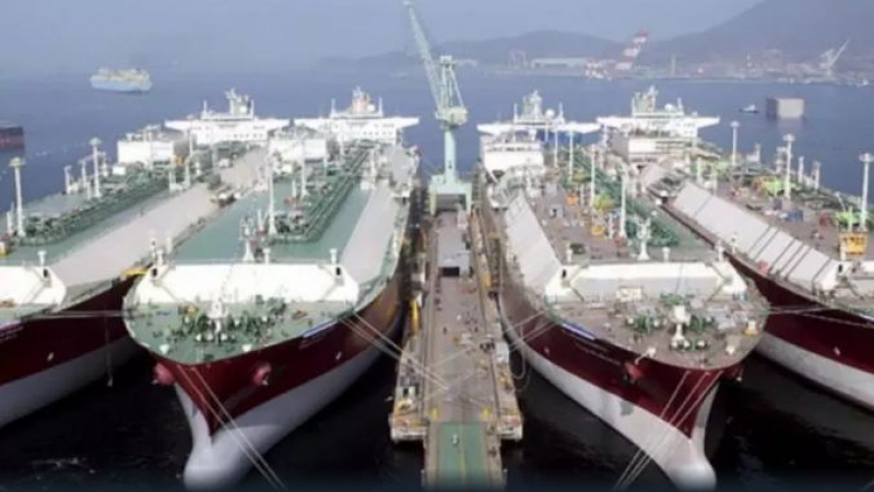 Катар създава огромен флот газови танкери
