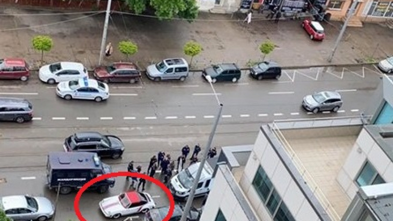 Страшен екшън с полицейска гонка и тузарско "Порше" в София СНИМКИ