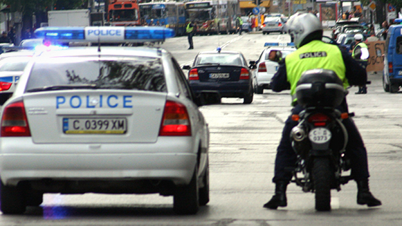 Сигнал до БЛИЦ: Луда гонка с дрогиран и полицейски коли в центъра на София 