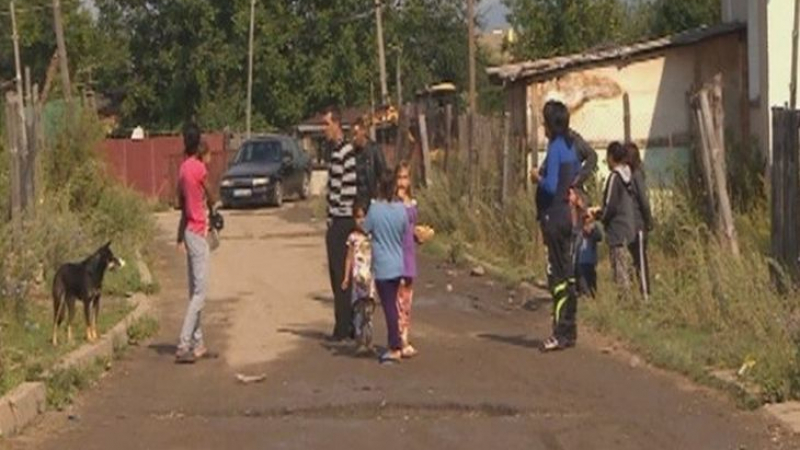 Бум на 25 заразени с К-19 от цигански квартал близо до София, ето в кой град е страшно!