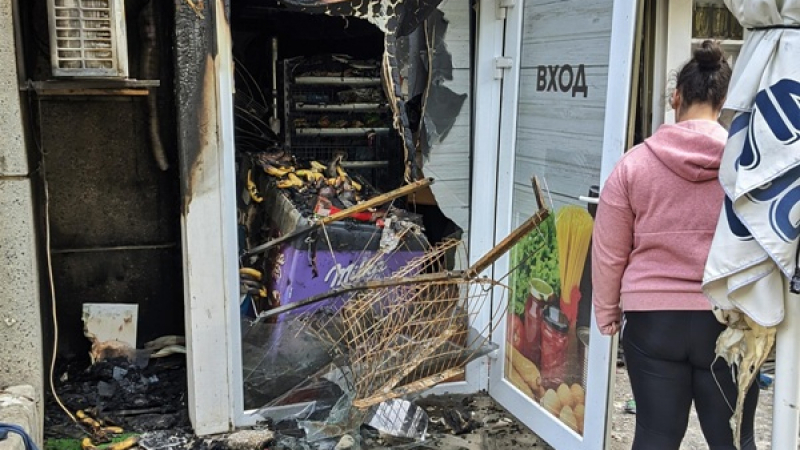 Огнен ад унищожи магазин във Варна СНИМКИ 