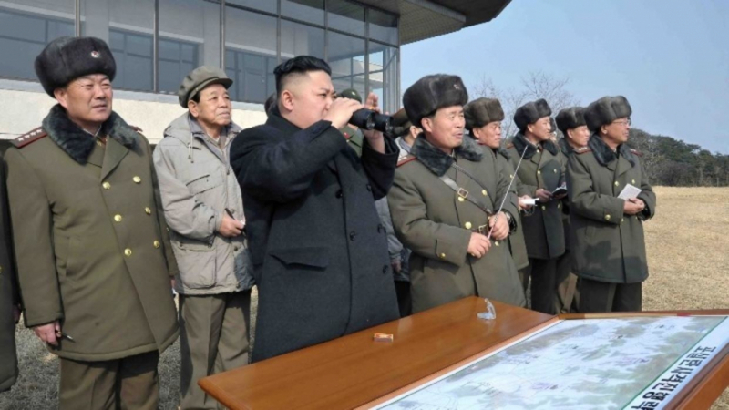 Какво се случва?! Северна Корея трупа още войски по границата с Юга